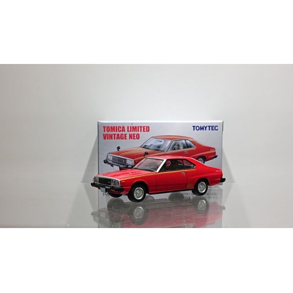 画像1: TOMYTEC 1/64 Limited Vintage NEO Nissan Skyline HT 2000 Turbo GT-ES Red (1)