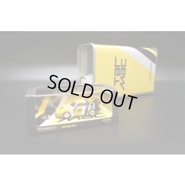 画像1: Tarmac Works 1/64 RWB 993 Tarmac With metal oil can (1)