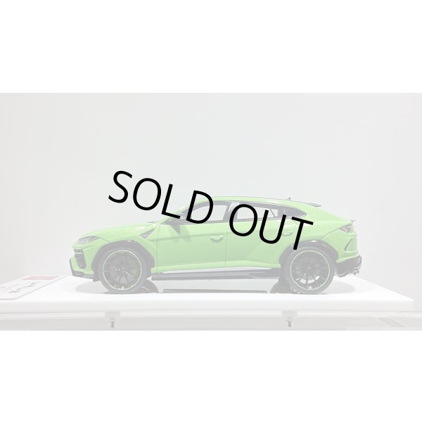 画像2: EIDOLON 1/43 Lamborghini URUS Pearl Capsule 2020 Verde Mantis (Pearl Green) Limited 80 pcs. (2)
