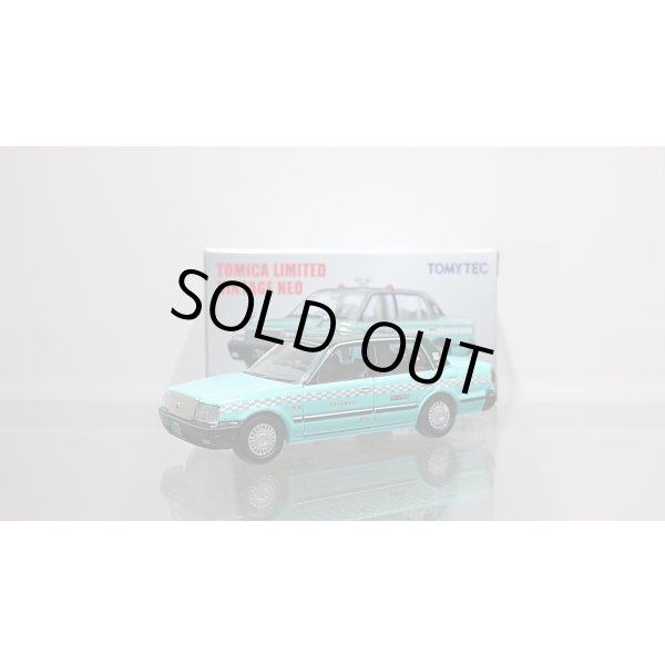画像1: TOMYTEC 1/64 Limited Vintage NEO Toyota Crown Sedan Taxi (Green Cab) (1)