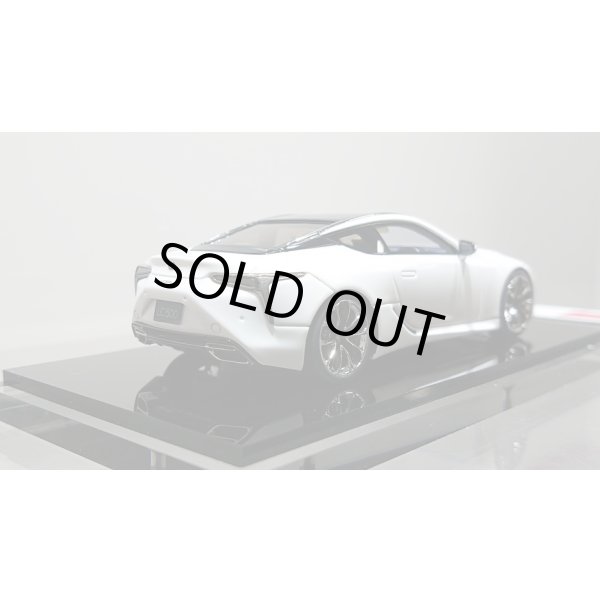 画像10: EIDOLON Lexus LC500 "L Package" 2017 White Nova Glass Flake (Breezy Blue Interior) (10)