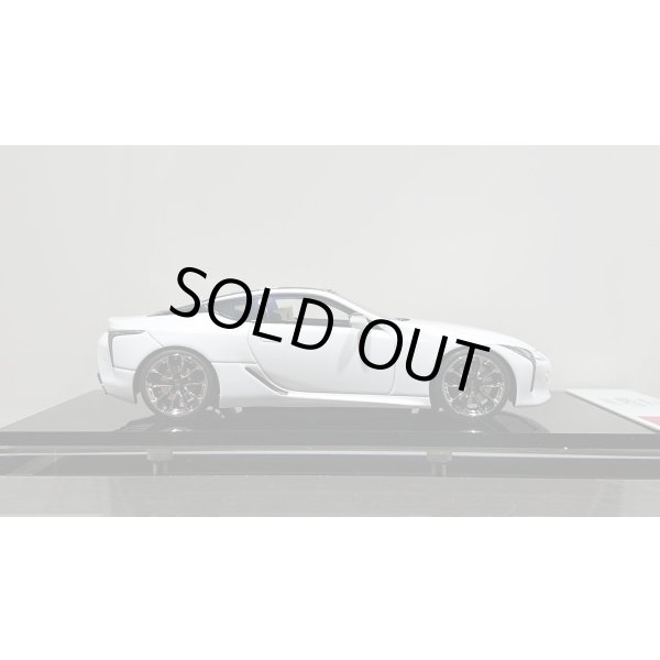 画像5: EIDOLON Lexus LC500 "L Package" 2017 White Nova Glass Flake (Breezy Blue Interior) (5)
