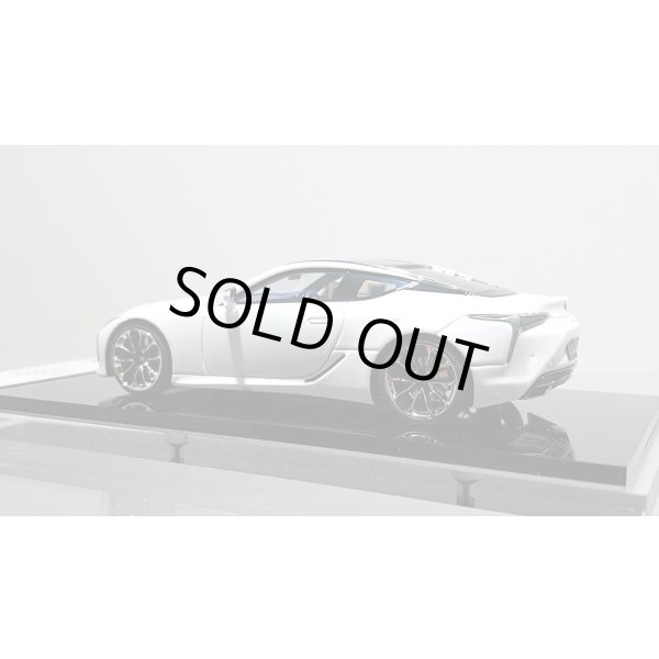 画像3: EIDOLON Lexus LC500 "L Package" 2017 White Nova Glass Flake (Breezy Blue Interior) (3)