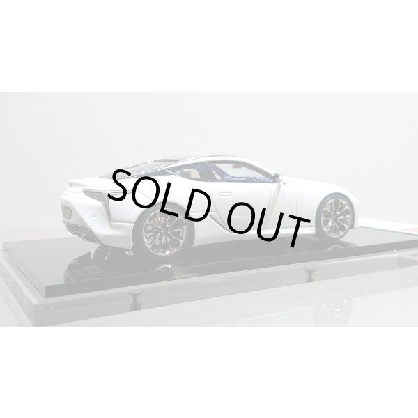 画像6: EIDOLON Lexus LC500 "L Package" 2017 White Nova Glass Flake (Breezy Blue Interior) (6)