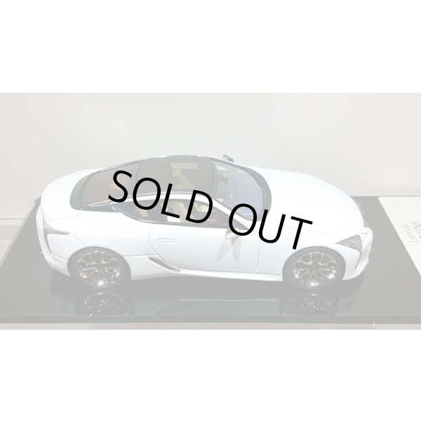 画像8: EIDOLON Lexus LC500 "L Package" 2017 White Nova Glass Flake (Breezy Blue Interior) (8)