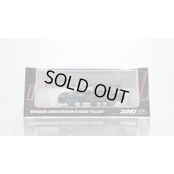 画像1: INNO Models 1/64 Mitsubishi Lancer Evolution IX Wagon 2005 Ralliart Black (1)