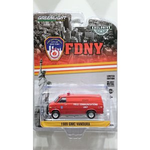 画像: GREEN LiGHT EXCLUSIVE 1/64 1989 GMC Vandura FDNY The Official Fire Department City of New York Field Communications Unit