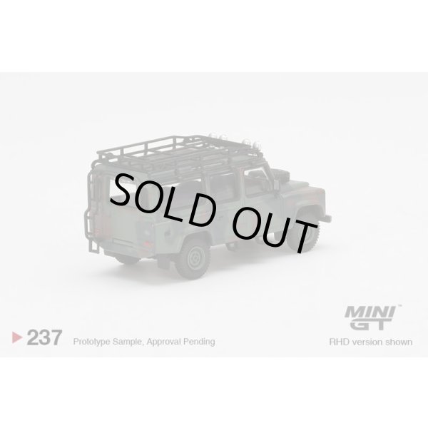 画像3: MINI GT 1/64 Land Rover Defender 110 Military Camouflage (香港限定) (3)