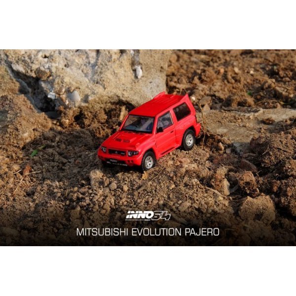 画像3: INNO Models 1/64 Mitsubishi Pajero Evolution Red (3)