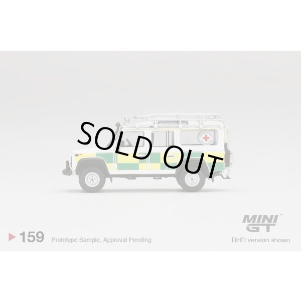 画像4: MINI GT 1/64 Land Rover Defender 110 British Red Cross Search & Rescue (4)