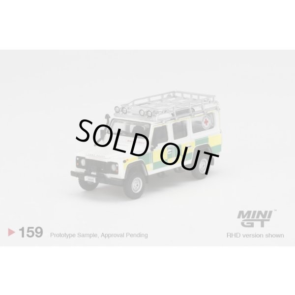 画像2: MINI GT 1/64 Land Rover Defender 110 British Red Cross Search & Rescue (2)
