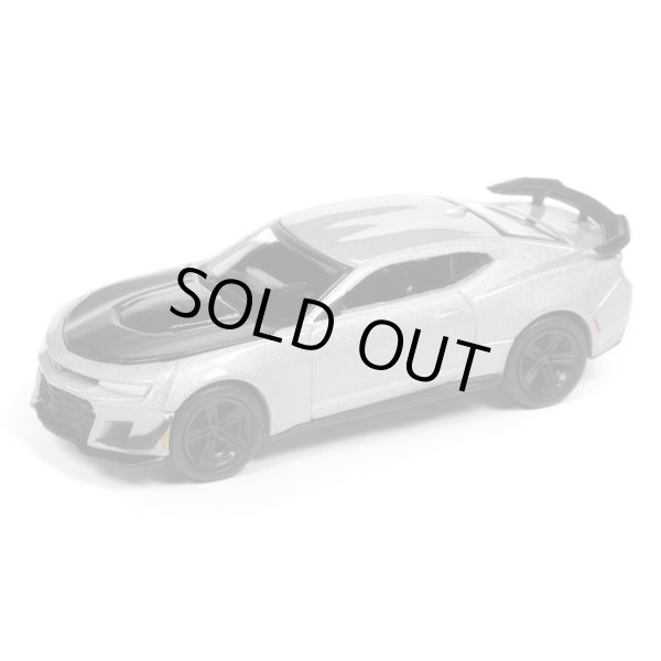 画像2: auto world 1/64 2019 Chevy Camaro ZL1 1LE Satin Steel / Black (2)