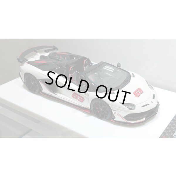 画像11: EIDOLON 1/43 Lamborghini Aventador SVJ 63 Roadster 2019 Pearl White Limited 63 pcs. (11)