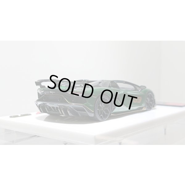 画像10: EIDOLON 1/43 Lamborghini Aventador SVJ 63 Roadster 2019 Metallic Green Limited 63 pcs. (10)