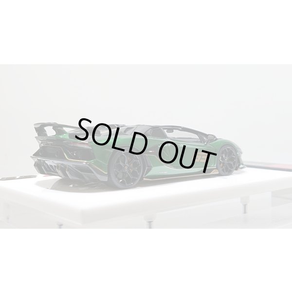 画像7: EIDOLON 1/43 Lamborghini Aventador SVJ 63 Roadster 2019 Metallic Green Limited 63 pcs. (7)