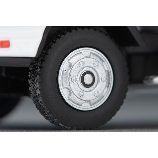 画像7: TOMYTEC 1/64 Limited Vintage NEO Isuzu Elf Panel Van (Family Mart) (7)