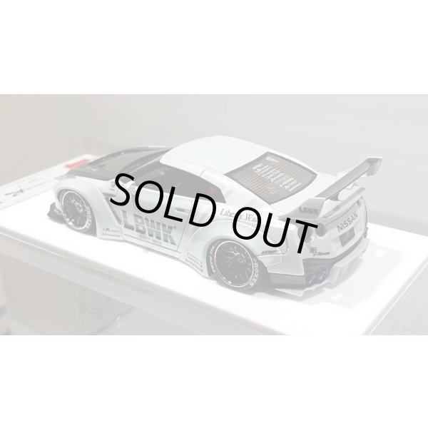 画像12: EIDOLON 1/43 LB WORKS R35 GT-R Type 1.5 (LB Shilhouette Wing) Metallic White / Black Stripes Limited 60 pcs. (12)
