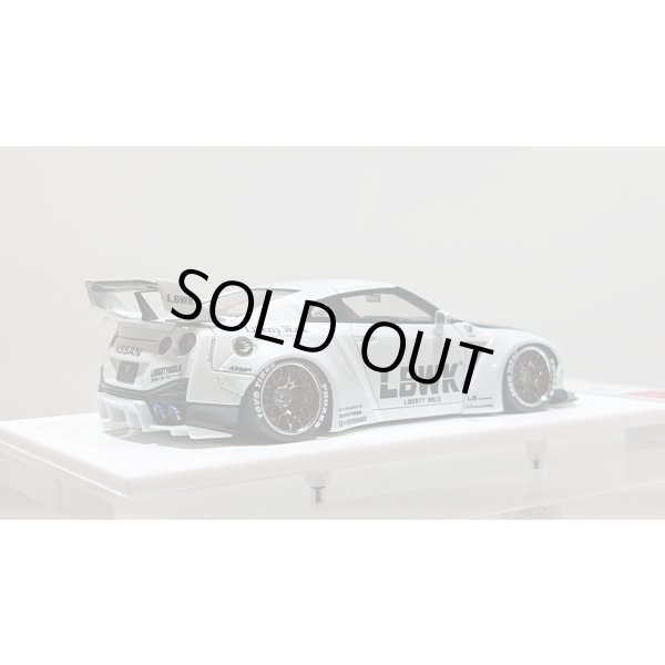 画像7: EIDOLON 1/43 LB WORKS R35 GT-R Type 1.5 (LB Shilhouette Wing) Metallic White / Black Stripes Limited 60 pcs. (7)