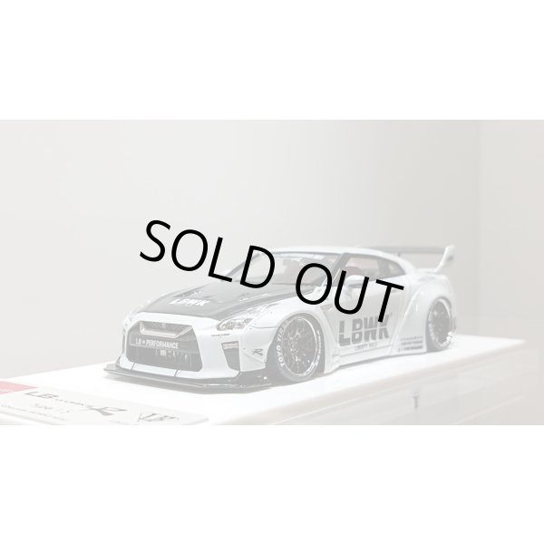 画像9: EIDOLON 1/43 LB WORKS R35 GT-R Type 1.5 (LB Shilhouette Wing) Metallic White / Black Stripes Limited 60 pcs. (9)
