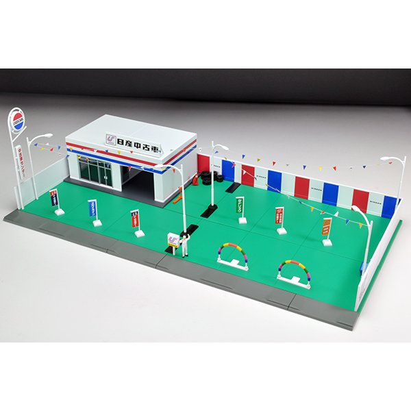 画像1: TOMYTEC 1/64 Tomicarama Vintage 04d Used Car Store (Nissan Used Car) (1)