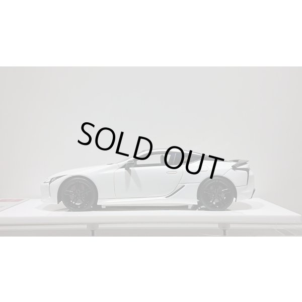画像2: EIDOLON 1/43 LEXUS LC500 "AVIATION" 2020 White Nova Glass Flakes (2)