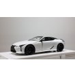 画像1: EIDOLON 1/43 LEXUS LC500 "AVIATION" 2020 White Nova Glass Flakes (1)