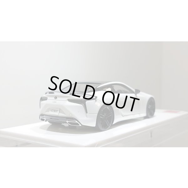 画像10: EIDOLON 1/43 LEXUS LC500 "AVIATION" 2020 White Nova Glass Flakes (10)