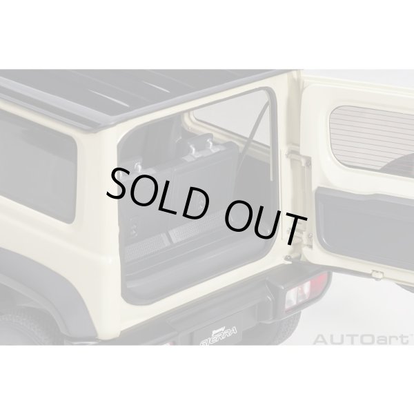 画像12: AUTOart 1/18 Suzuki Jimny Sierra (JB74) (Chiffon Ivory Metallic with Black roof) (12)