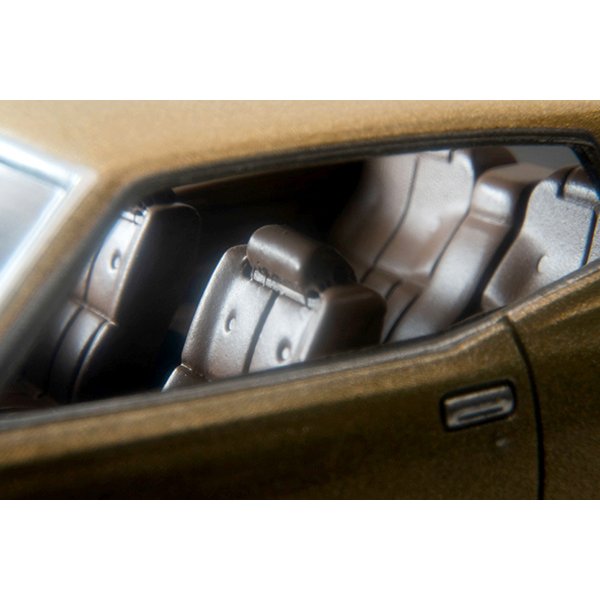 画像8: TOMYTEC 1/64 Limited Vintage NEO Nissan Gloria 2 Door HT 2000SGL-E (Beige) '78 (8)