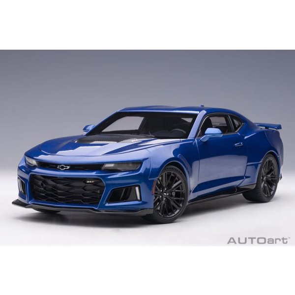 画像14: AUTOart 1/18 Chevrolet Camaro ZL1 2017 (Hyper Blue Metallic) (14)