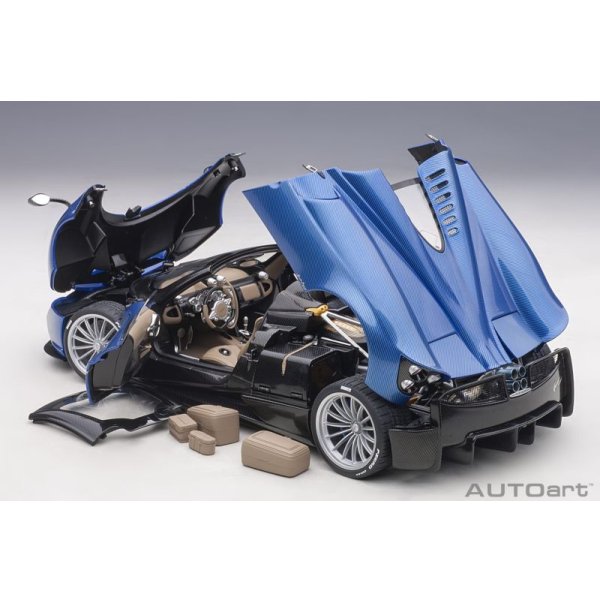 画像18: AUTOart 1/18 Pagani Huayra Roadster (Blue Carbon) (18)