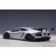 画像2: AUTOart 1/18 Liberty Walk LB-WORKS Lamborghini Aventador Limited Edition (Matte Metallic Silver) (2)
