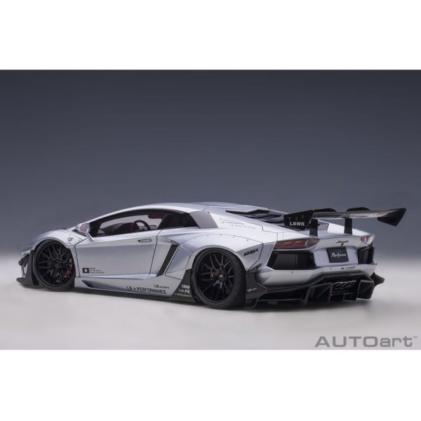 画像2: AUTOart 1/18 Liberty Walk LB-WORKS Lamborghini Aventador Limited Edition (Matte Metallic Silver) (2)