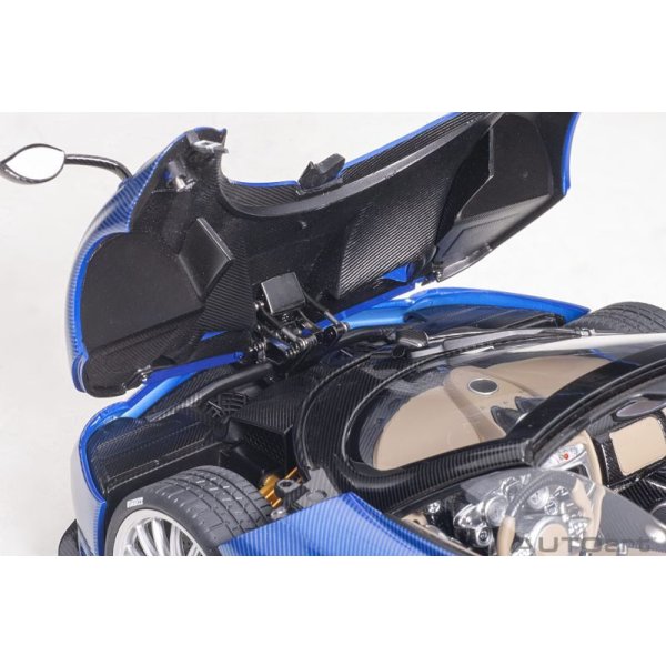 画像12: AUTOart 1/18 Pagani Huayra Roadster (Blue Carbon) (12)