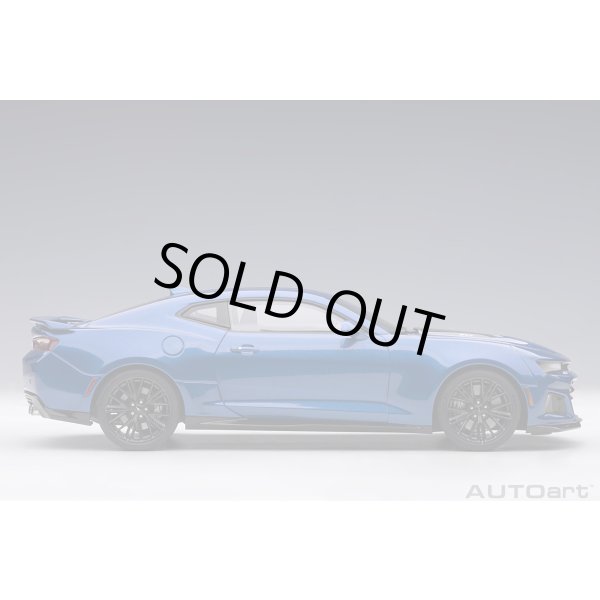 画像4: AUTOart 1/18 Chevrolet Camaro ZL1 2017 (Hyper Blue Metallic) (4)