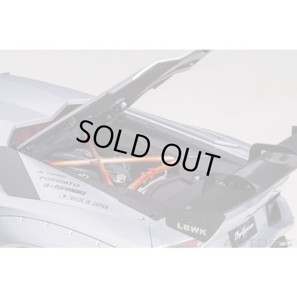 画像11: AUTOart 1/18 Liberty Walk LB-WORKS Lamborghini Aventador Limited Edition (Matte Metallic Silver) (11)