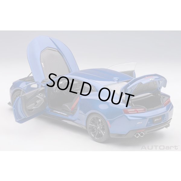 画像13: AUTOart 1/18 Chevrolet Camaro ZL1 2017 (Hyper Blue Metallic) (13)