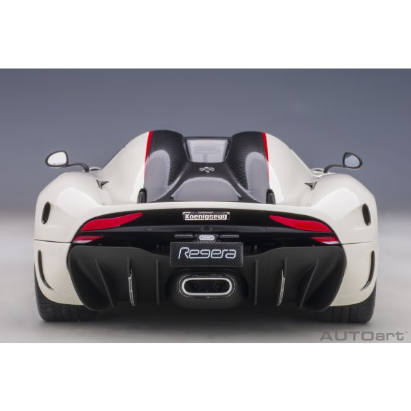 画像8: AUTOart 1/18 Koenigsegg Regera (Arctic White/Carbon with Red accents) (8)