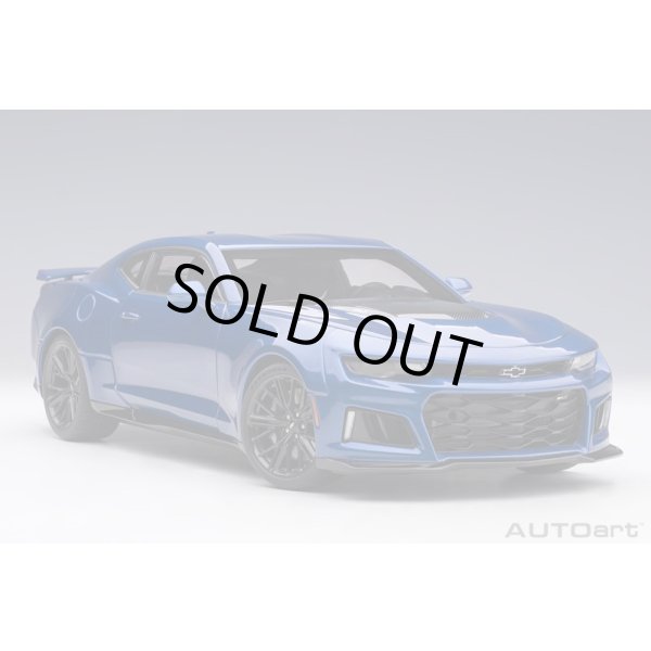 画像15: AUTOart 1/18 Chevrolet Camaro ZL1 2017 (Hyper Blue Metallic) (15)