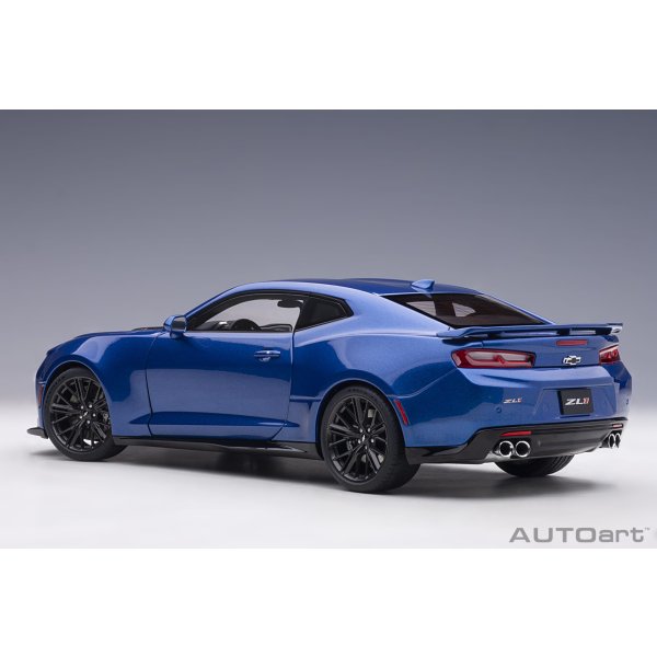 画像2: AUTOart 1/18 Chevrolet Camaro ZL1 2017 (Hyper Blue Metallic) (2)