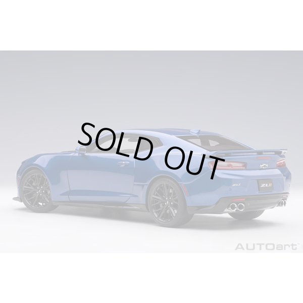 画像2: AUTOart 1/18 Chevrolet Camaro ZL1 2017 (Hyper Blue Metallic) (2)