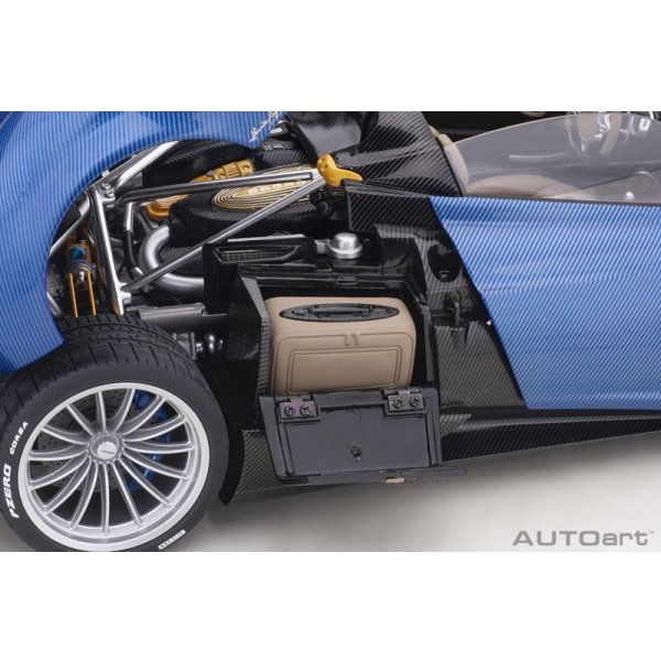 画像17: AUTOart 1/18 Pagani Huayra Roadster (Blue Carbon) (17)