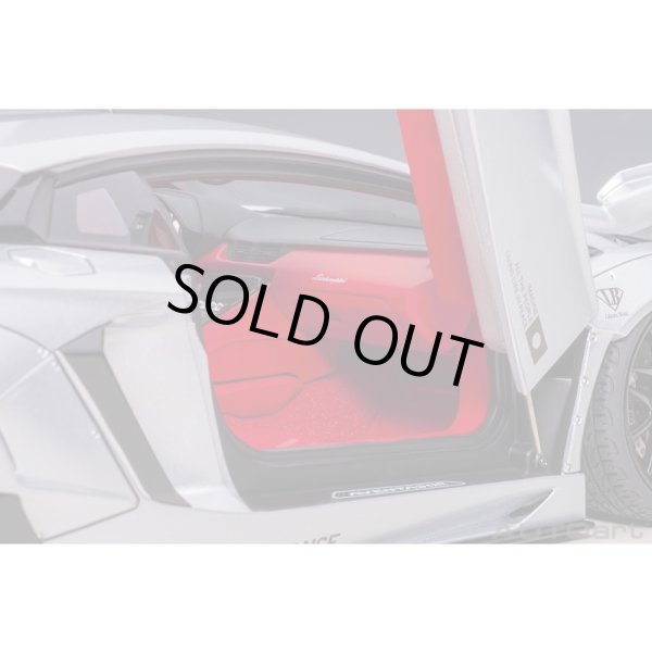 画像9: AUTOart 1/18 Liberty Walk LB-WORKS Lamborghini Aventador Limited Edition (Matte Metallic Silver) (9)