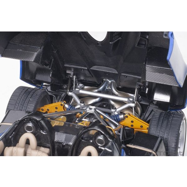 画像14: AUTOart 1/18 Pagani Huayra Roadster (Blue Carbon) (14)