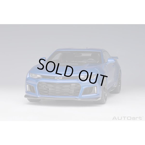 画像16: AUTOart 1/18 Chevrolet Camaro ZL1 2017 (Hyper Blue Metallic) (16)