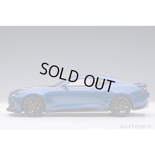 画像3: AUTOart 1/18 Chevrolet Camaro ZL1 2017 (Hyper Blue Metallic) (3)