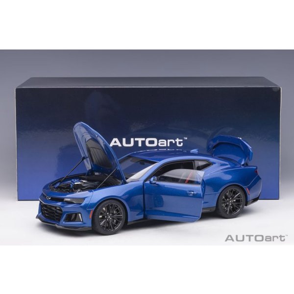 画像18: AUTOart 1/18 Chevrolet Camaro ZL1 2017 (Hyper Blue Metallic) (18)