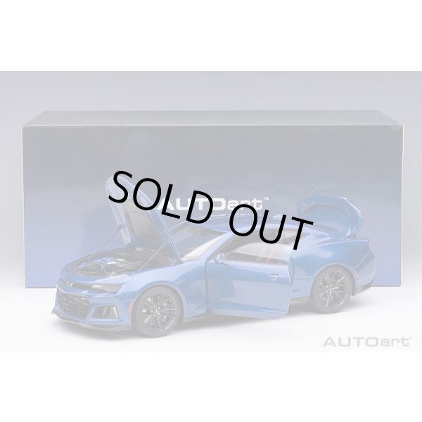 画像18: AUTOart 1/18 Chevrolet Camaro ZL1 2017 (Hyper Blue Metallic) (18)
