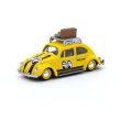 画像2: Tarmac Works 1/64 Volkswagen Beetle Mooneyes With roof rack and suitcases (2)