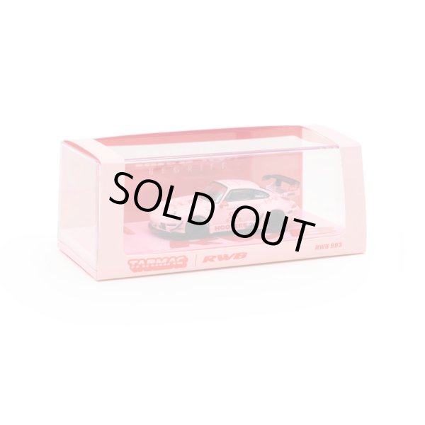 画像12: Tarmac Works 1/64 Racing Pit Garage - RWB + RWB 993 Hooters (12)